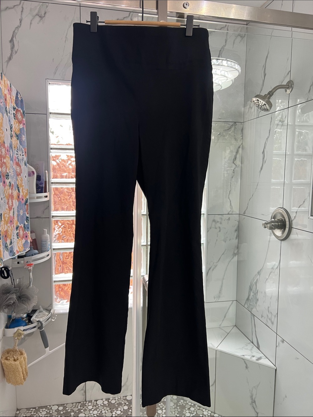 Chico’s Women's Black pull On Stretch Flare Pants.